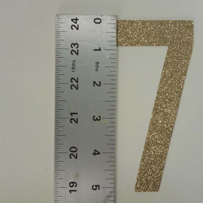 Las letras de papel del oro del brillo grande del número siete cortaron la talla 5 con tintas “* 2,3"