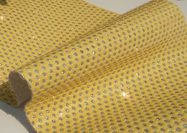 China Buen Handfeeling perforó color modificado para requisitos particulares la tela material de cuero proveedor