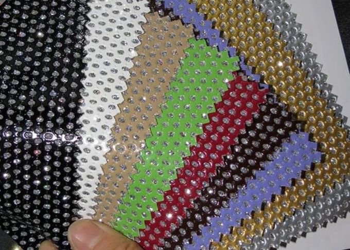 Buen Handfeeling perforó color modificado para requisitos particulares la tela material de cuero
