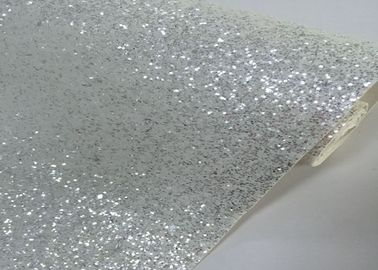 China Papel pintado de plata blanco macizo de la sala de estar 3d del papel pintado del efecto del brillo no tejido proveedor