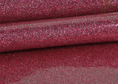 China PVC del 1.38m Shinning el cuero rosado de la tela del Pvc del brillo con la parte inferior del paño proveedor